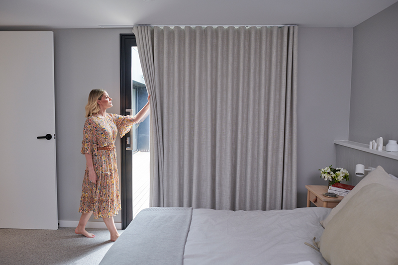 Hand-drawn Wave Fold Curtains