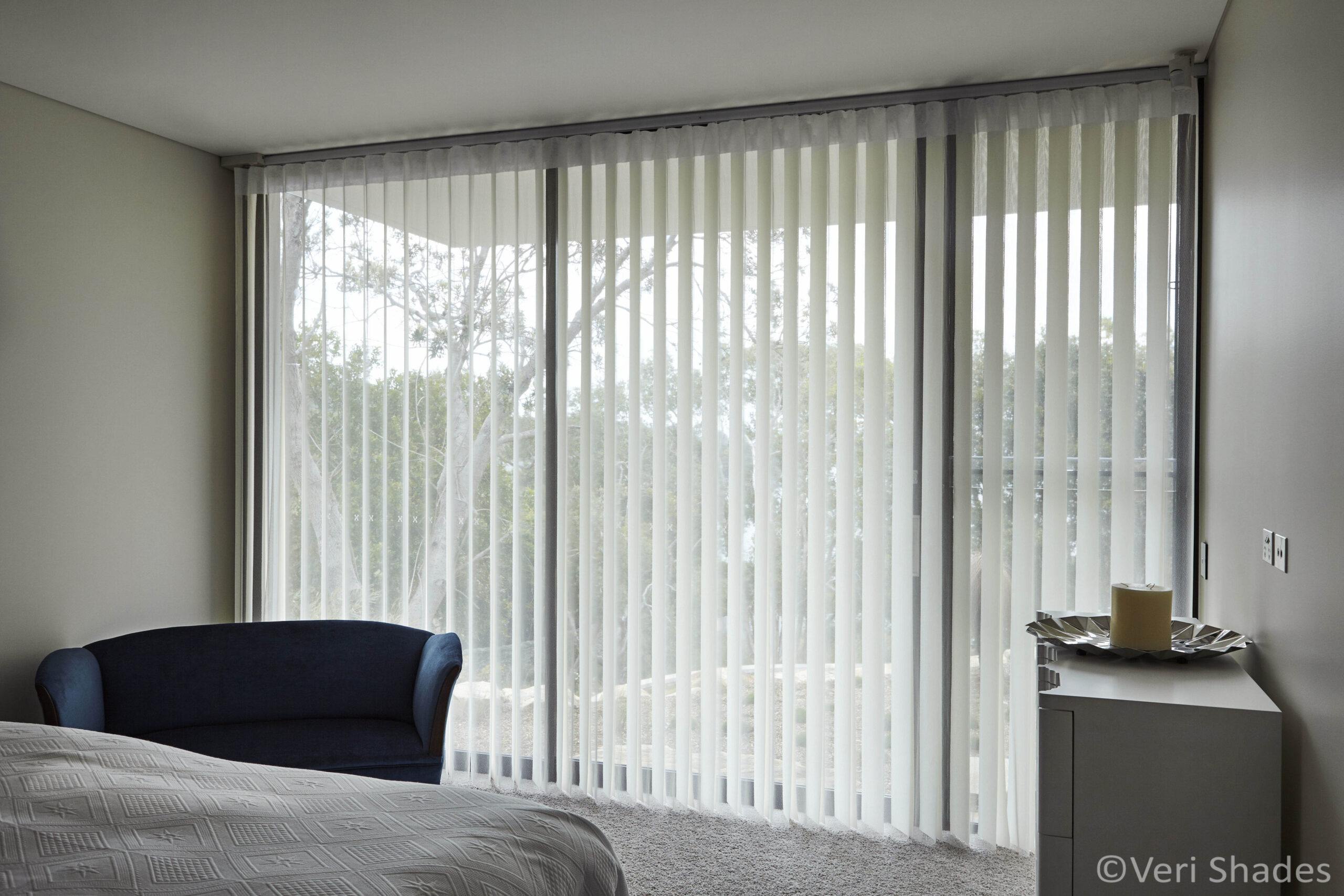 Off-white Veri Shade Blinds in a bedroom